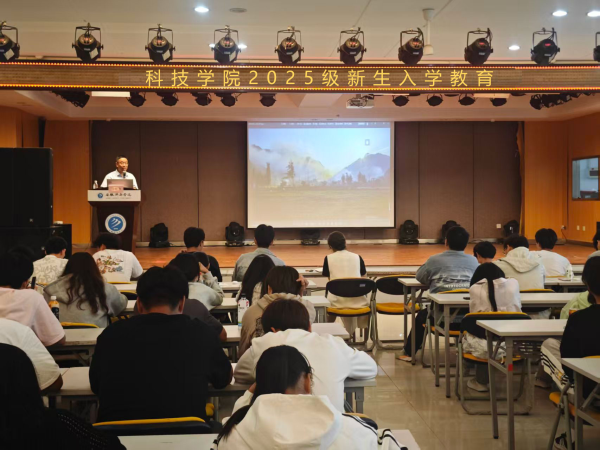 光影定格校园之美，镜头书写青春故事